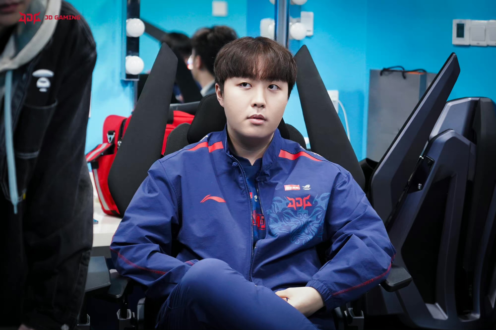 关于太狠了！Uzi赛事官方发布惊艳表现新规C罗在掘金比赛中险胜，集结日巴黎圣日耳曼调整名单以备国王杯的信息