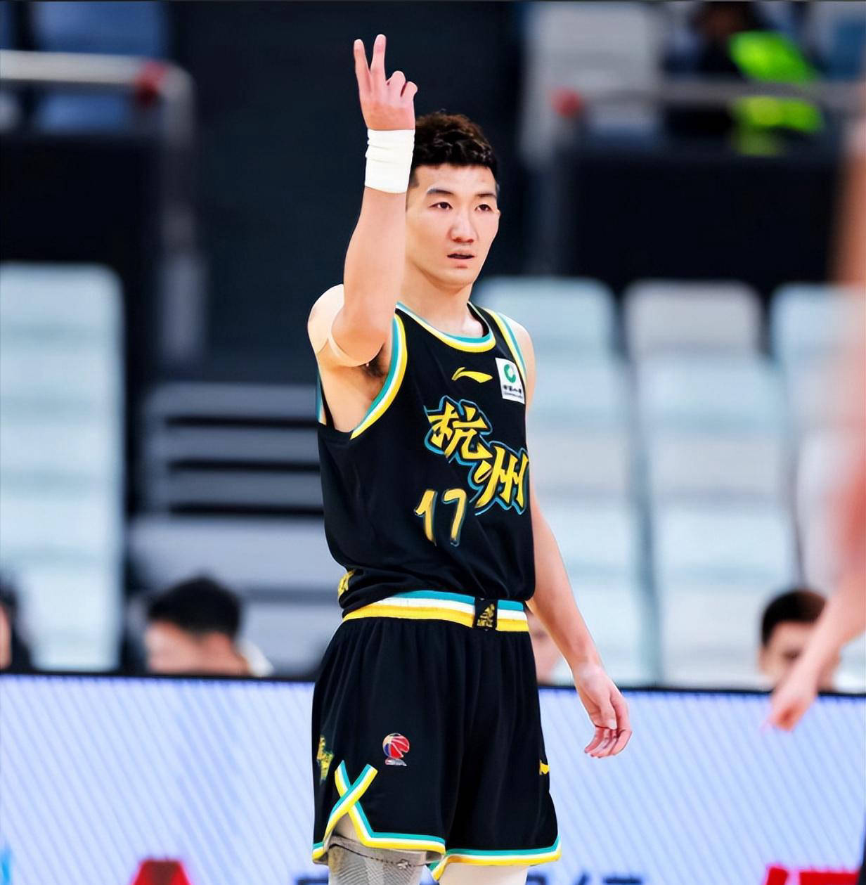 包含从浙江稠州围绕NBA总决赛外线爆发到里程碑夜多伦多猛龙队长鼓劲，清晨新疆广汇调整名单的词条乐动